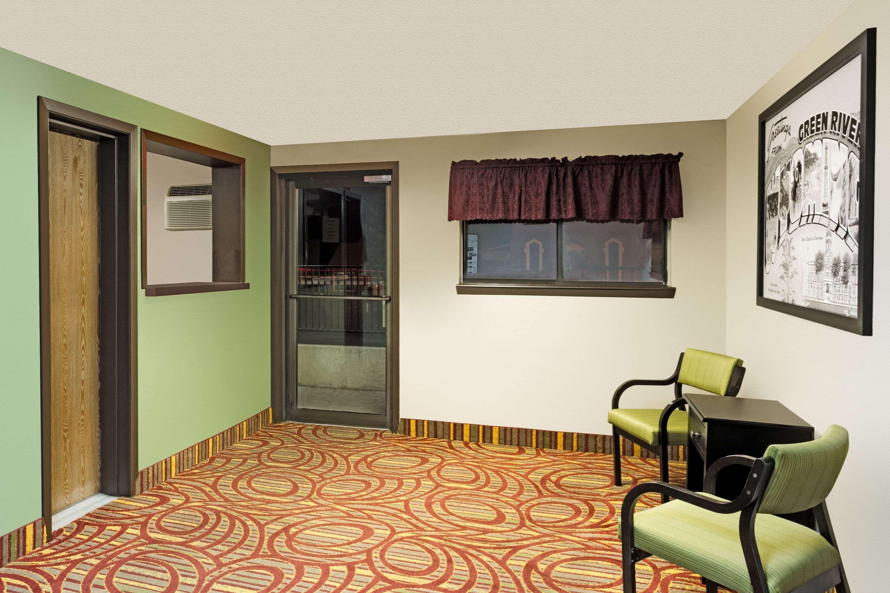 Super 8 By Wyndham Green River Ngoại thất bức ảnh