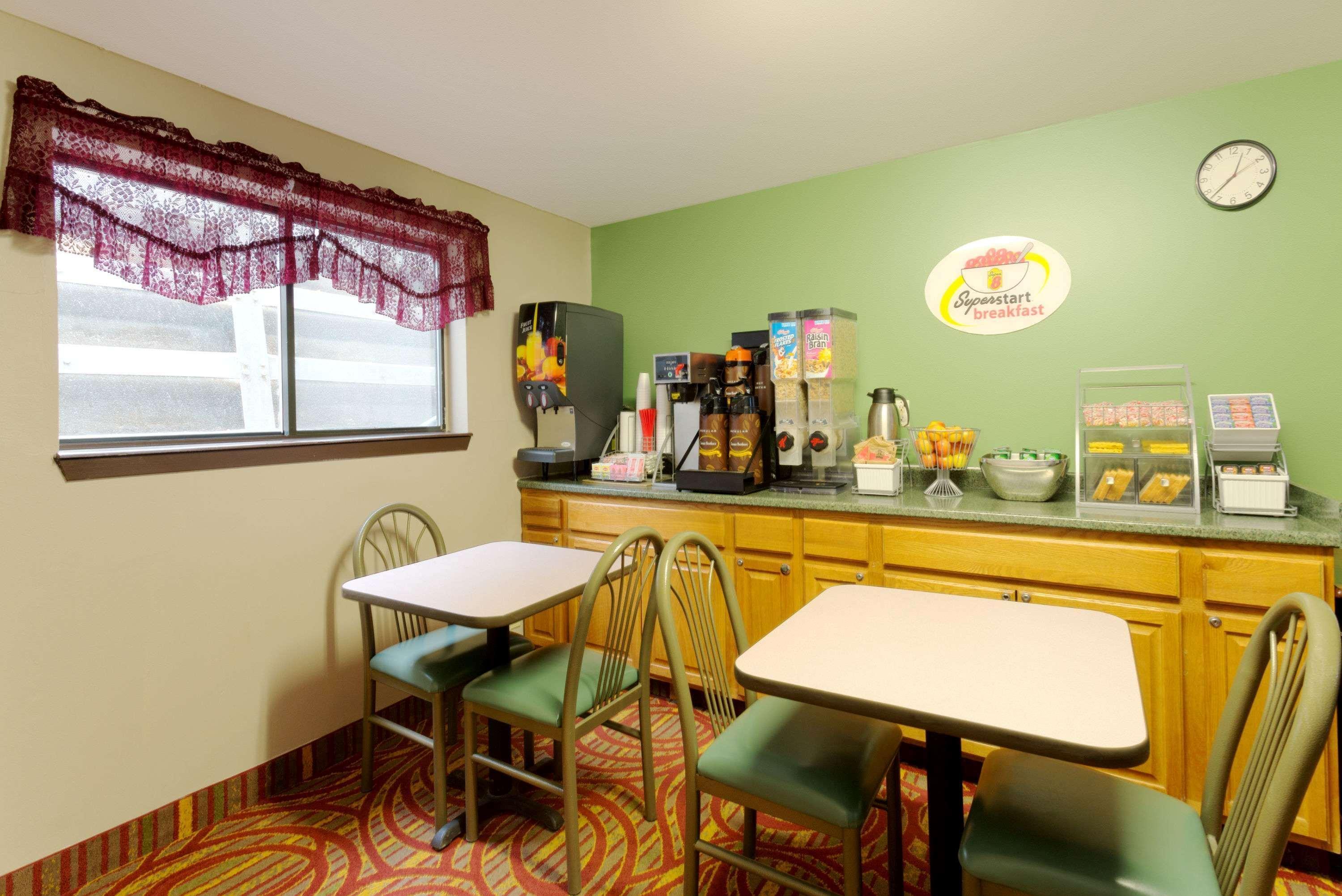 Super 8 By Wyndham Green River Ngoại thất bức ảnh